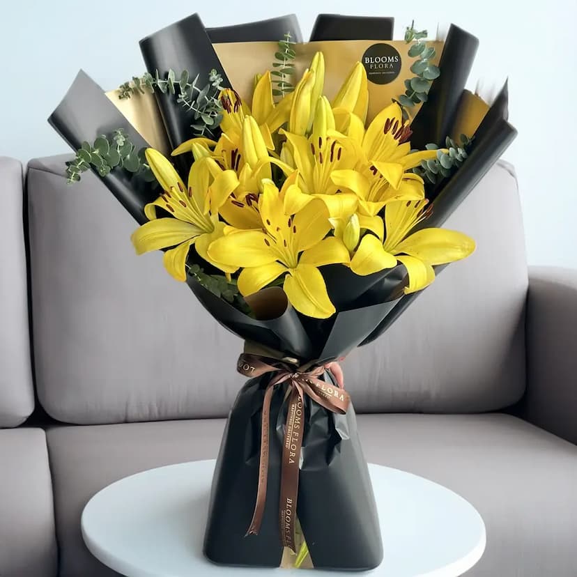 5 yellow lilies Bouquet