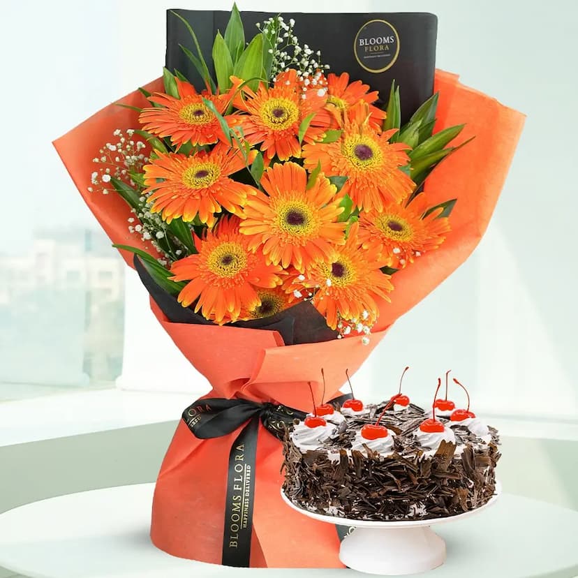 Flower Bouquet With Cake