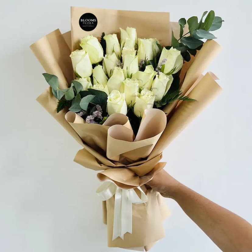 25 White Roses Bouquet