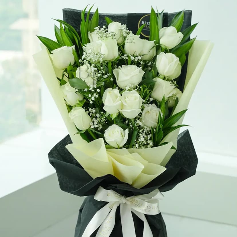 20 white roses bouquet