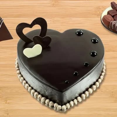 2 Kg EGGLESS Heartshape Chocolate Cake