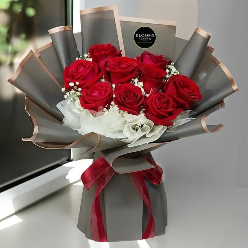 Elegant Bouquet of Red Roses